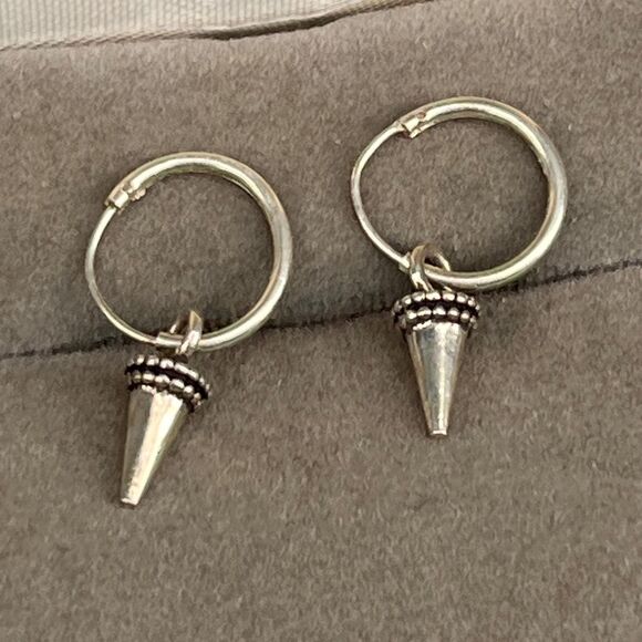 Vintage Sterling Silver small Hoop with Spikes Unisex Jewelry - Picture 1 of 6